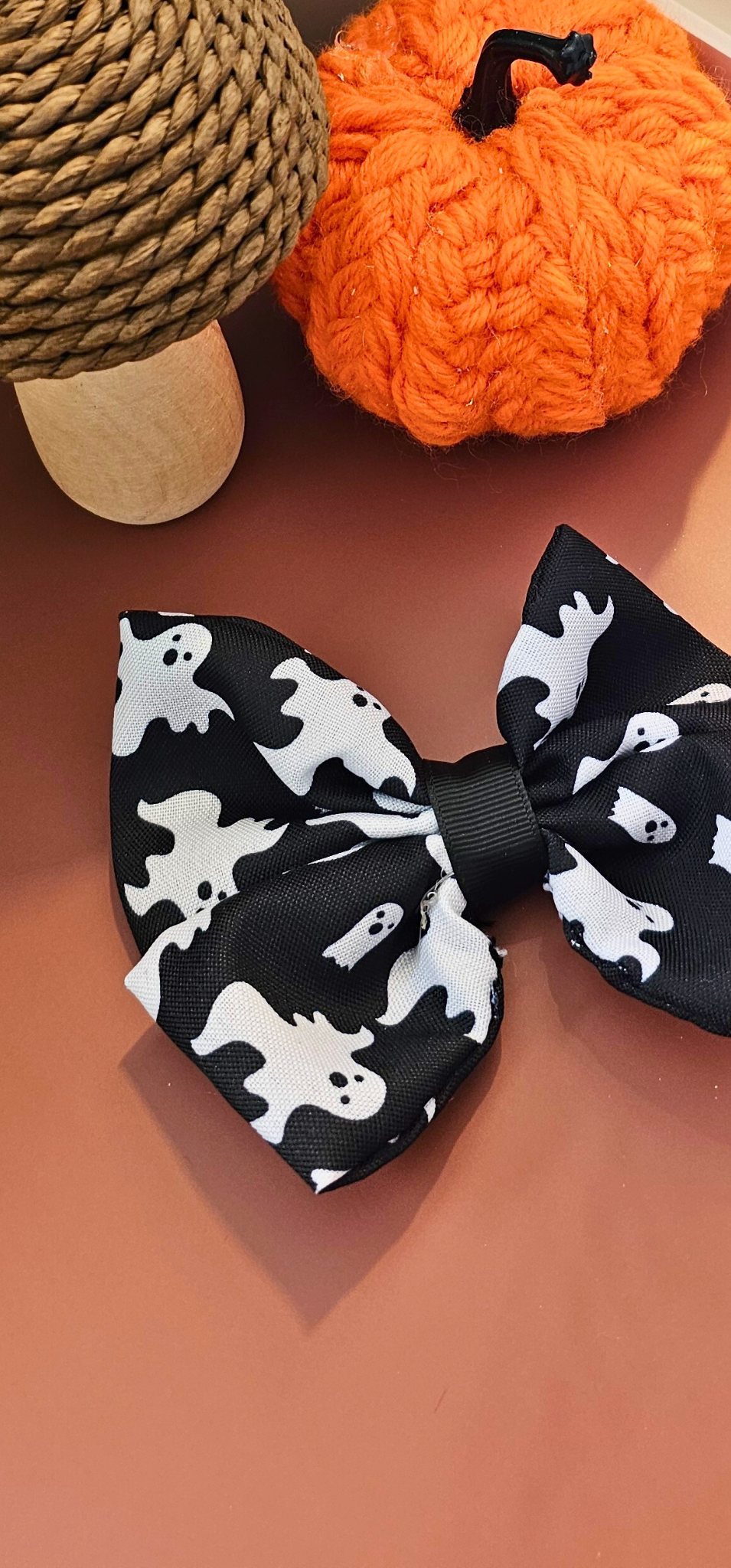 Ghost Hair Bow β Halloween Hair Clip for Kids | Handmade Black Bow with White Ghosts