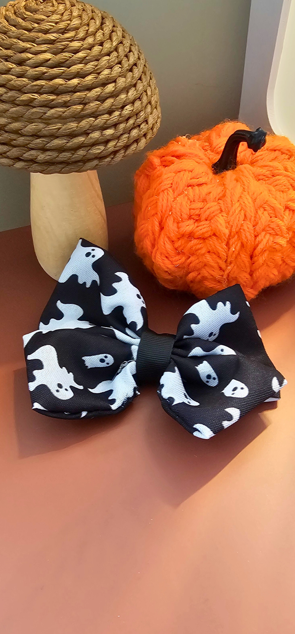 Ghost Hair Bow β Halloween Hair Clip for Kids | Handmade Black Bow with White Ghosts