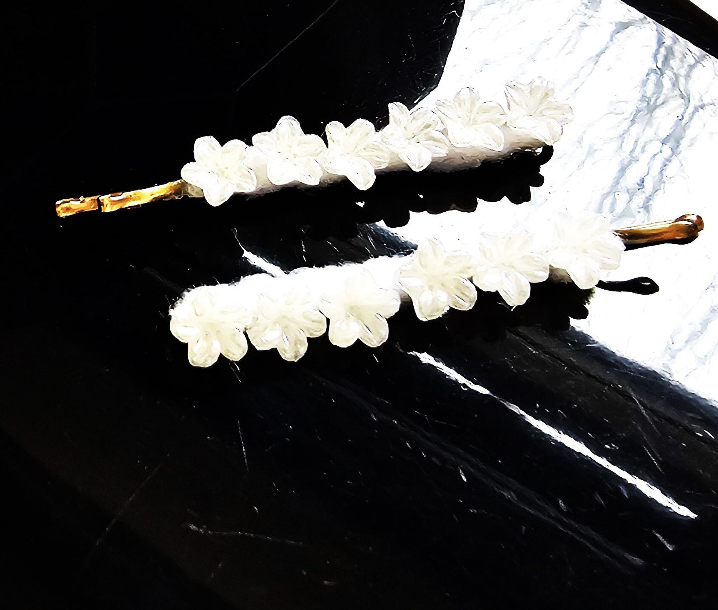 White Floral Hairgrips