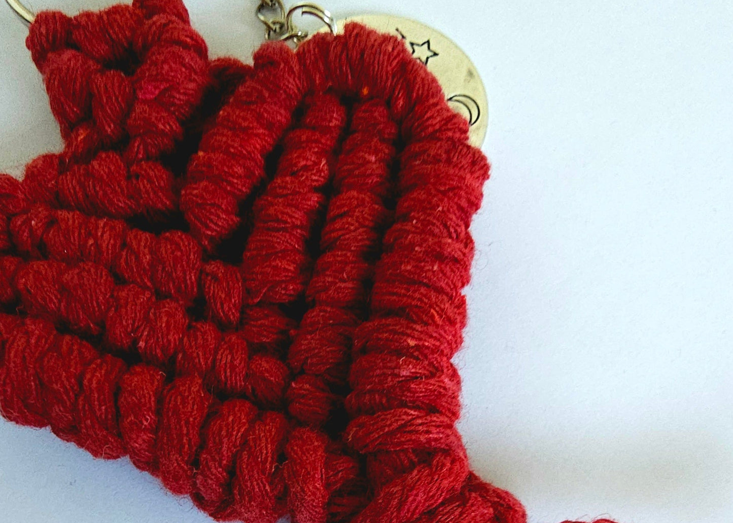 Macramé Heart Key Ring – Handmade Boho Keychain – Meaningful Gift for Loved Ones