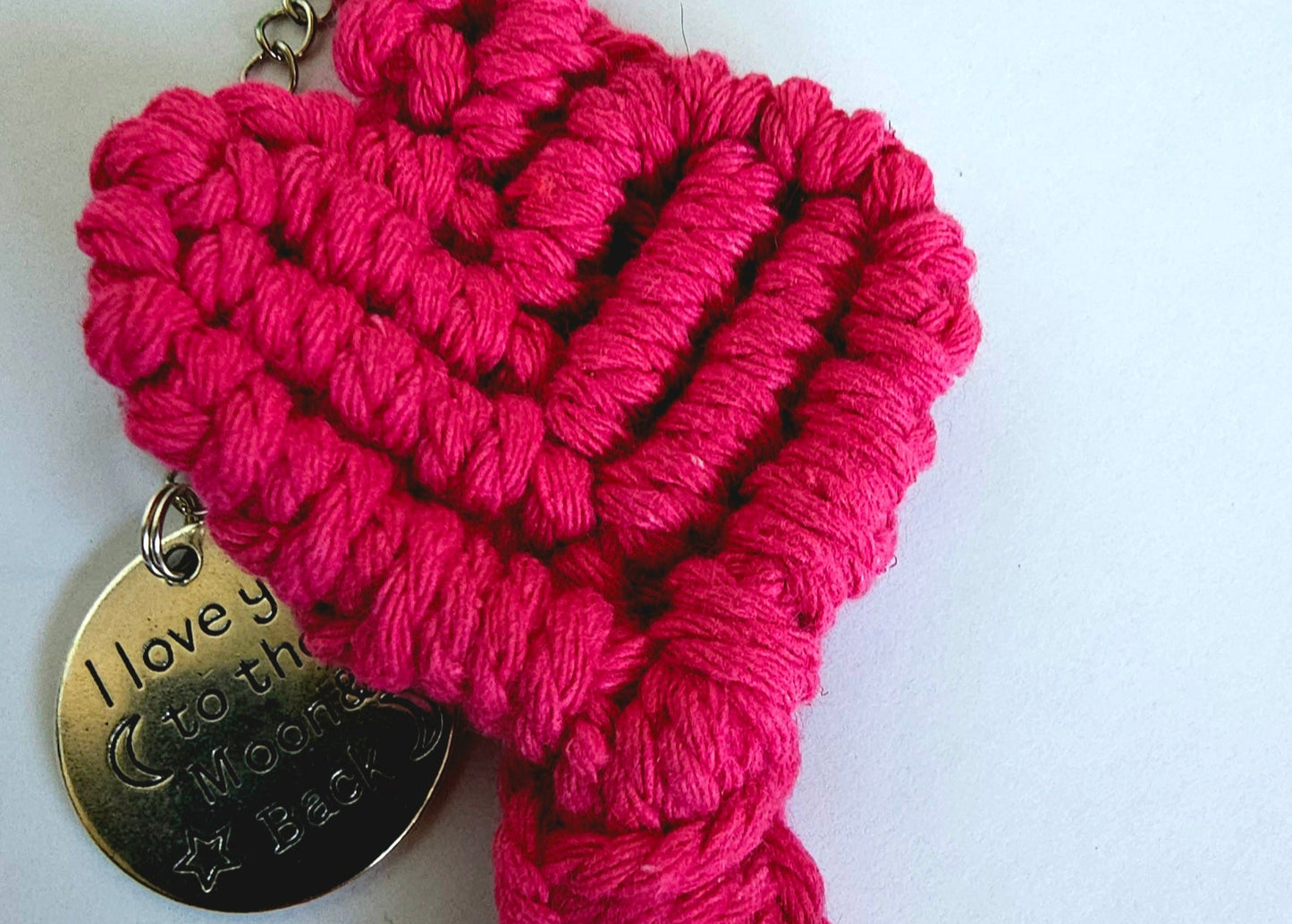 Macramé Heart Key Ring – Handmade Boho Keychain – Meaningful Gift for Loved Ones